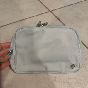 NWT Lululemon Everywhere Belt Bag Pelican Silver 2L